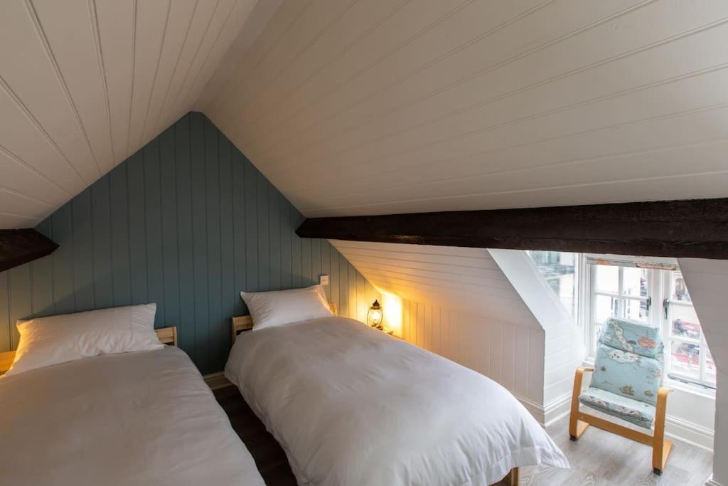 Herring Girl House - Harbourside Property, Sleeps 8 Scarborough Exterior photo