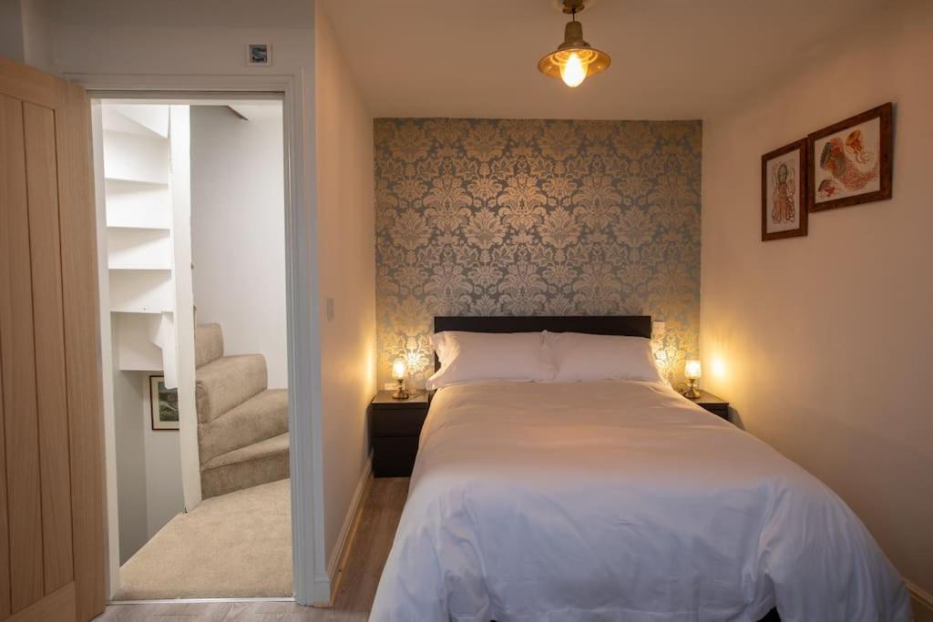 Herring Girl House - Harbourside Property, Sleeps 8 Scarborough Exterior photo