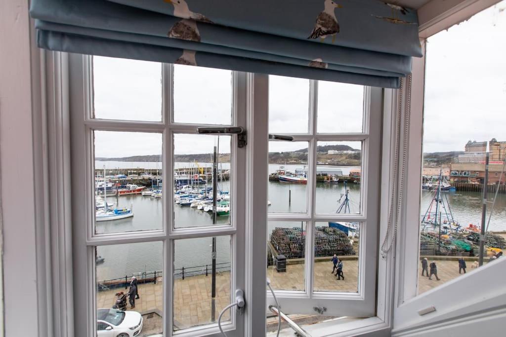 Herring Girl House - Harbourside Property, Sleeps 8 Scarborough Exterior photo